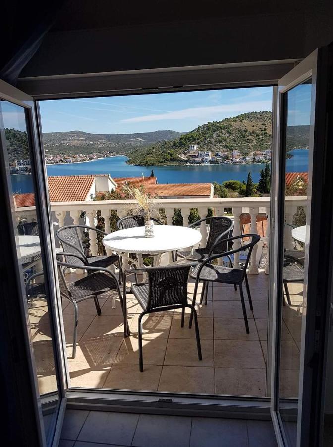 Apartmani Adriatic Rogoznica  Exteriör bild