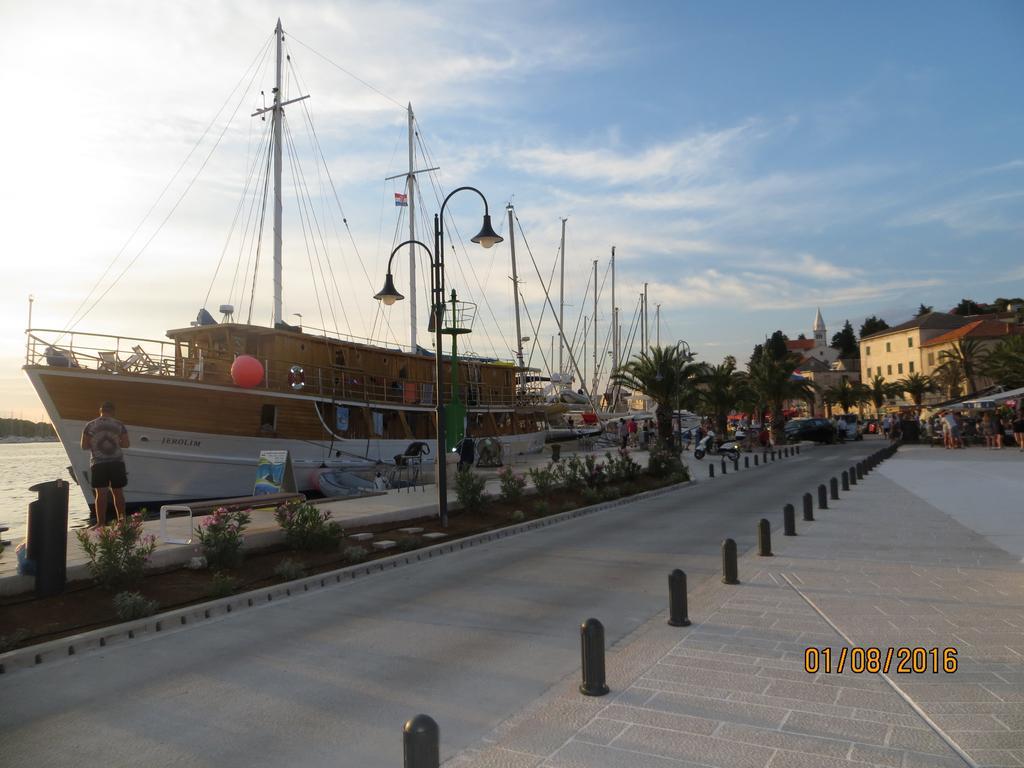 Apartmani Adriatic Rogoznica  Exteriör bild