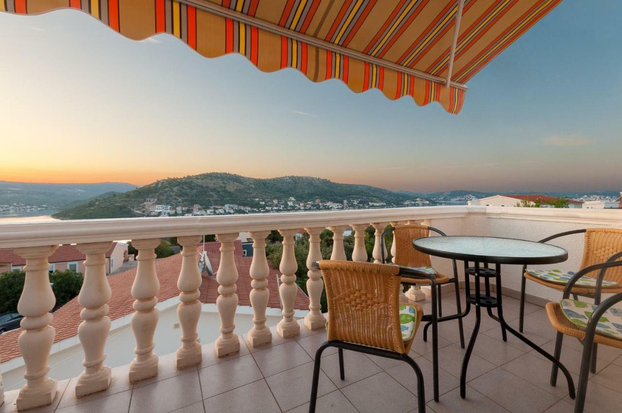 Apartmani Adriatic Rogoznica  Exteriör bild